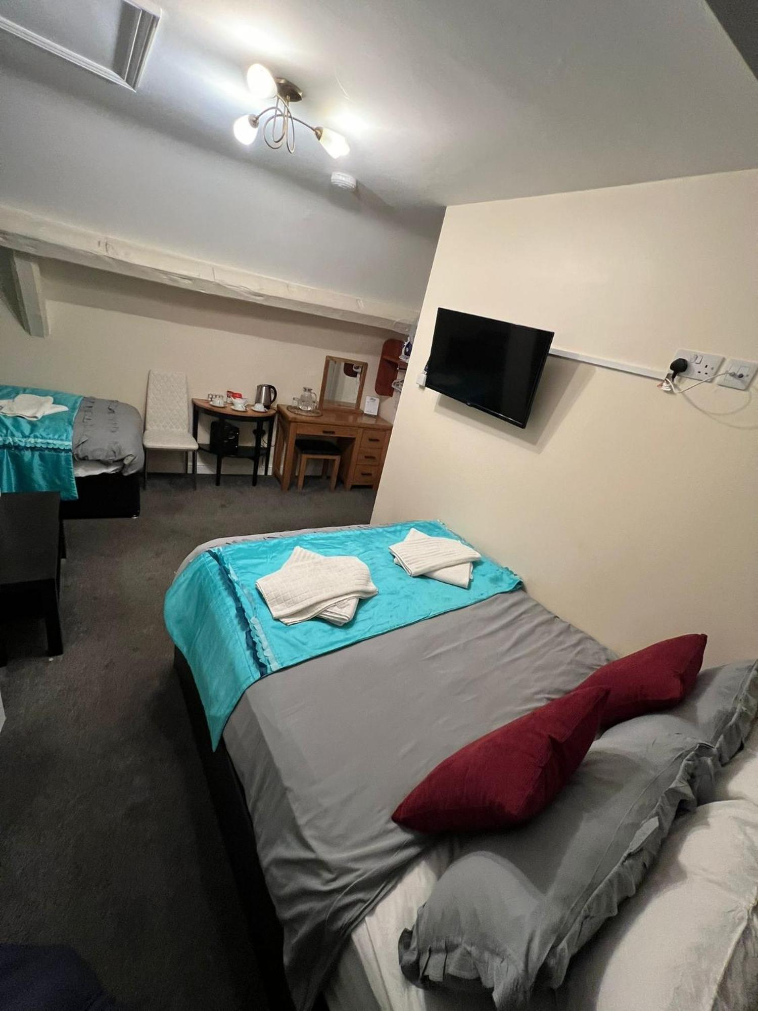 Abbey Holiday Accommodation Уитби Экстерьер фото