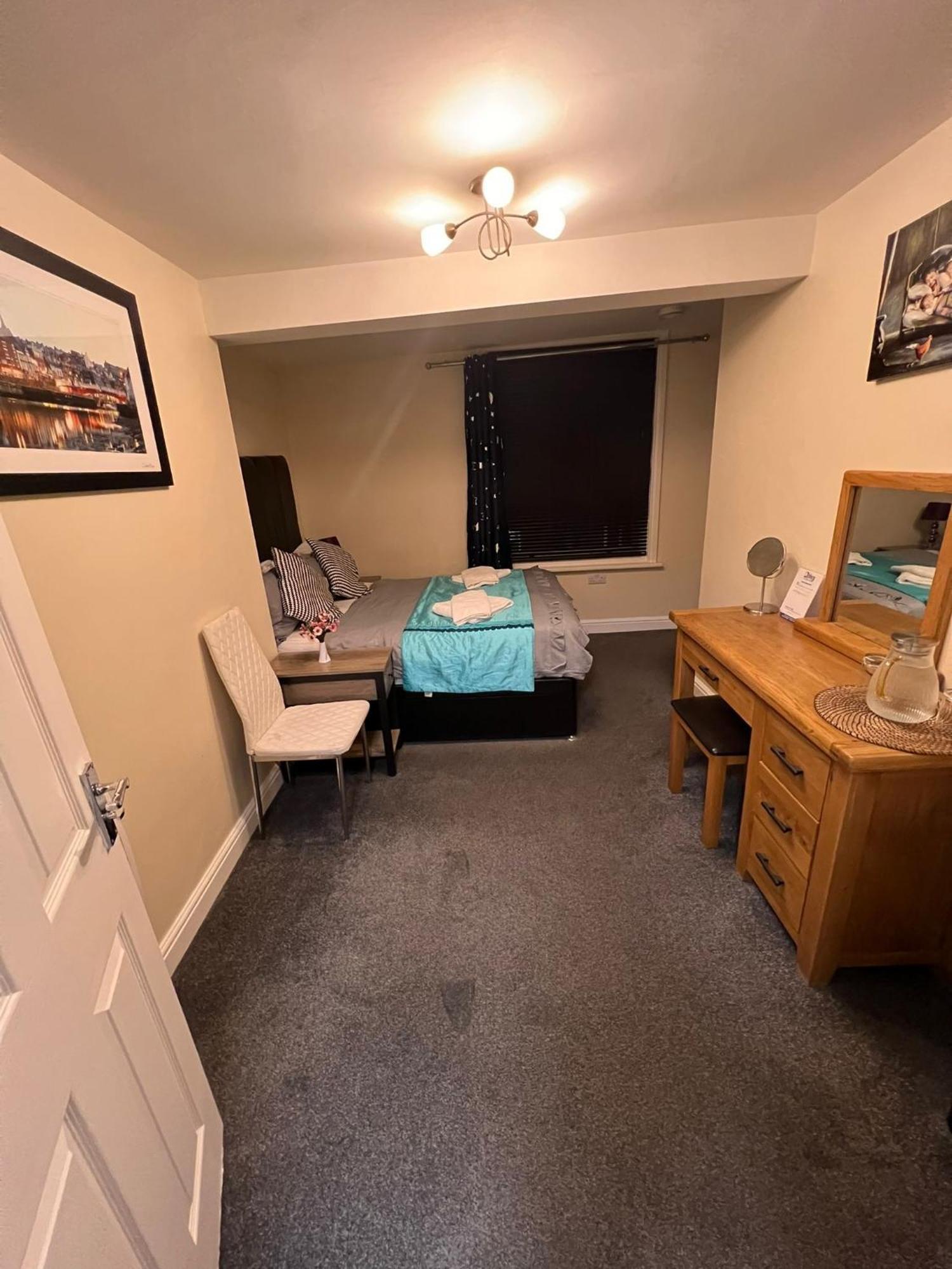 Abbey Holiday Accommodation Уитби Экстерьер фото